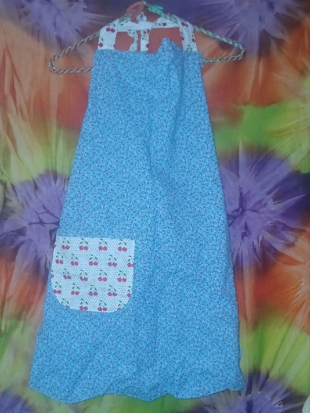 Cherry Print Reversible Apron - Picture 4 of 4